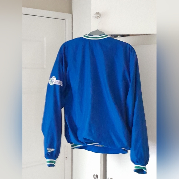 Dallas Mavericks Nylon pullover Reebok Jacket - Picture 2 of 2